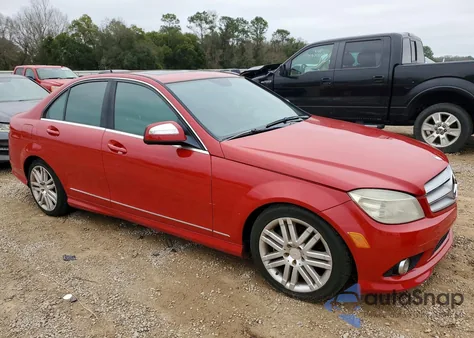 2008 Mercedes-Benz C 300 из США, поврежденный, VIN WDDGF54X38F161197